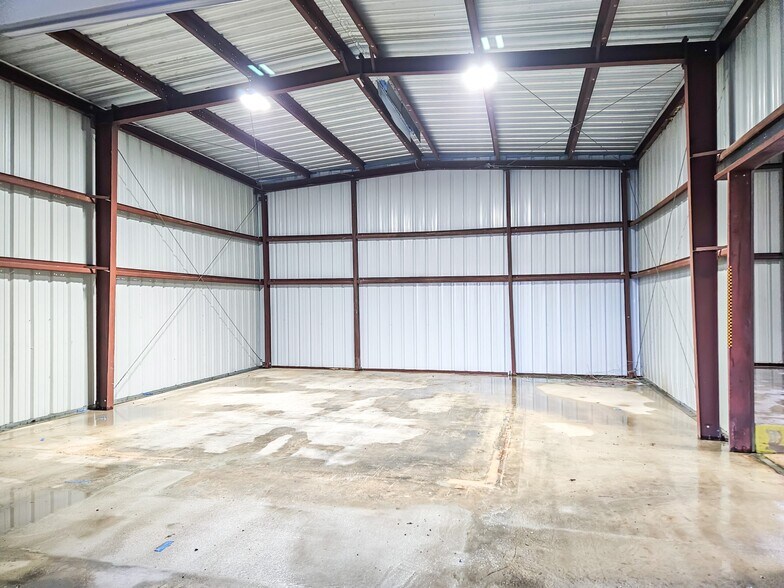 More Photos Of 116 Commercial Pl, Schertz Warehouse For Sale