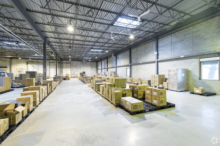 More Photos Of 47 Commerce Dr, Cranbury Light Distribution For Sale