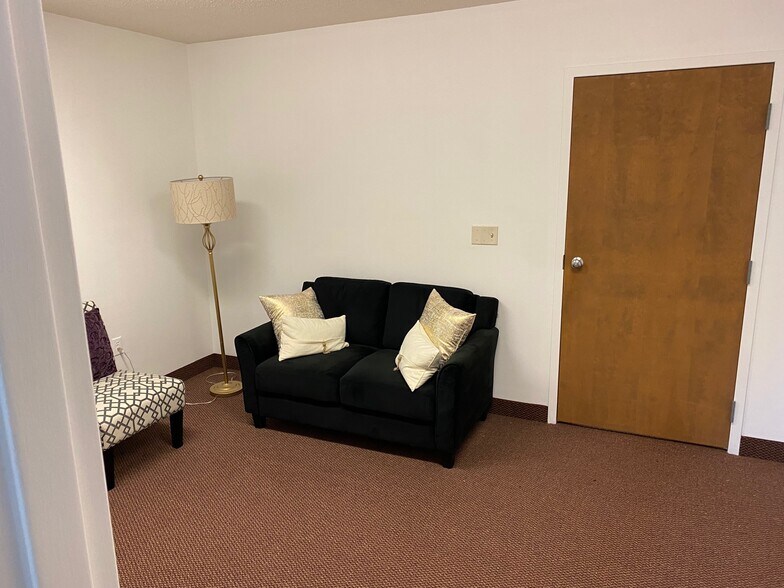 More Photos Of 222 Mckee St, Manchester Office For Lease