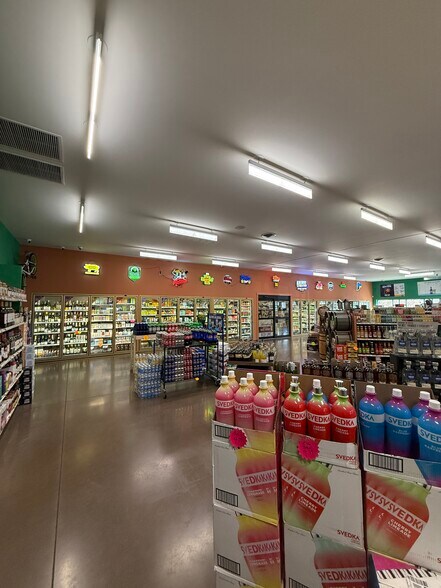 More Photos Of 3404 E 146th St, Carmel Storefront For Sale