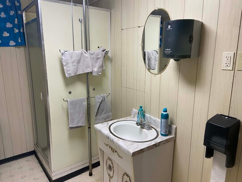 More Photos Of 834 Truman St, Winner Daycare Center For Sale