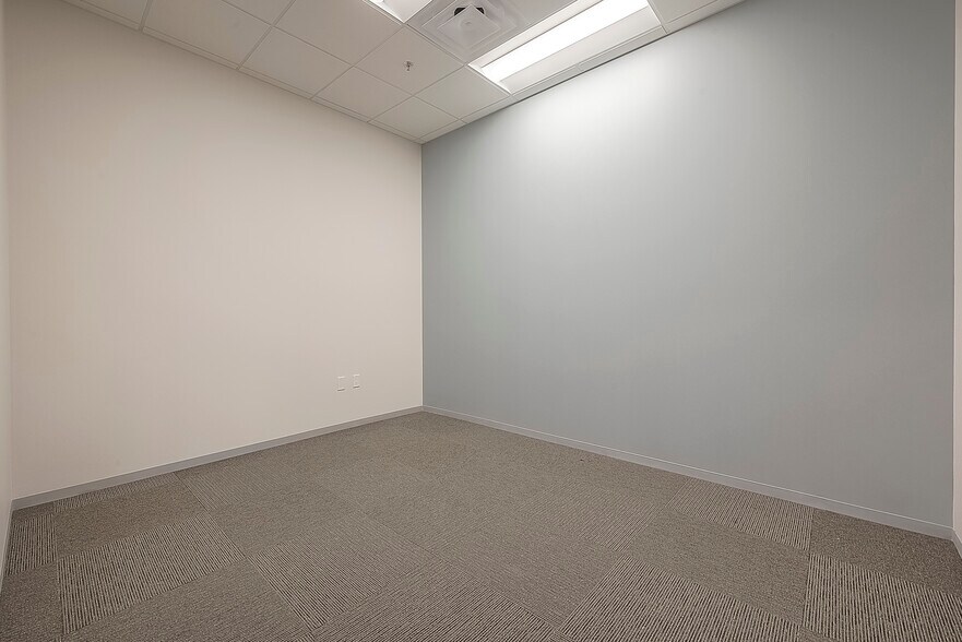 More Photos Of 13930 Journey Rd, Houston Warehouse For Lease