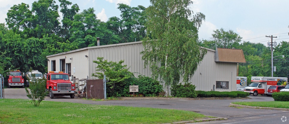 More Photos Of 965 E Main St, Riverhead Auto Repair For Sale