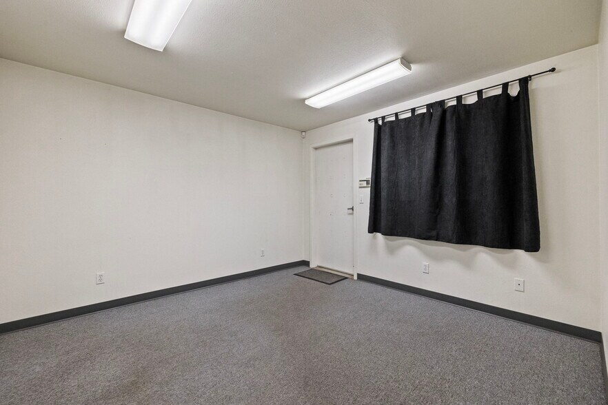 More Photos Of 18490 Striker Ct, Sonora Warehouse For Sale
