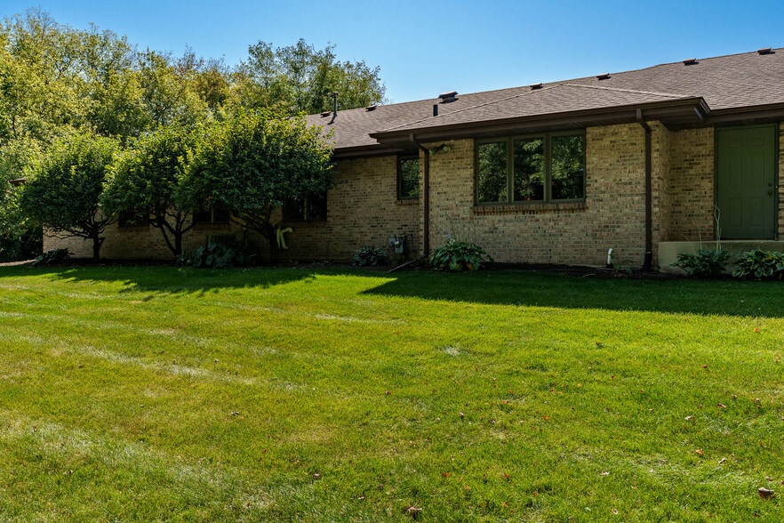 More Photos Of 7550 Rote Rd, Rockford Medical For Sale