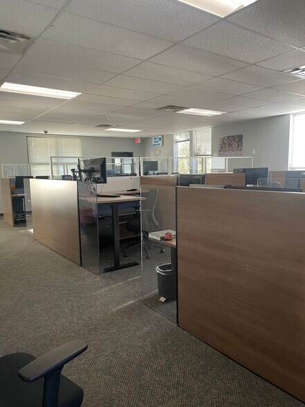 More Photos Of 6601 Vaught Ranch Rd, Austin Unknown For Lease