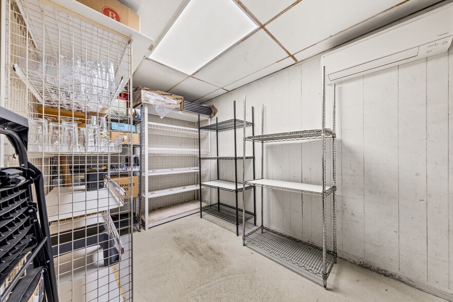 More Photos Of 32400 Geneva Rd, Salem General Retail For Sale