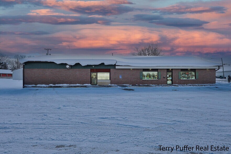 Primary Photo Of 246 Division St, Hesperia General Retail For Sale