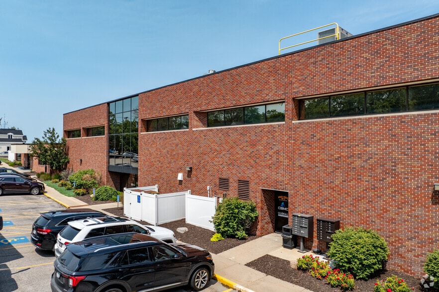 More Photos Of 4401-4435 O St, Lincoln Office For Sale