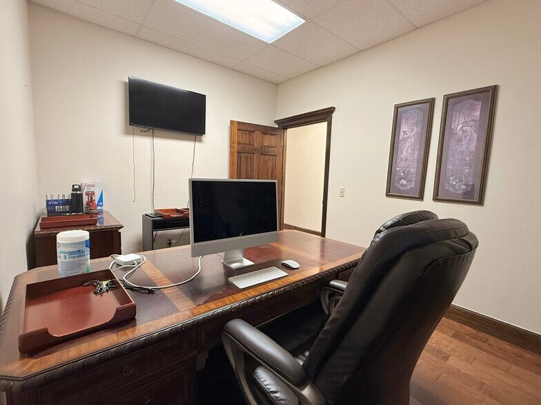 More Photos Of 3560-3564 Macdonnell Dr, Norman Light Distribution For Lease