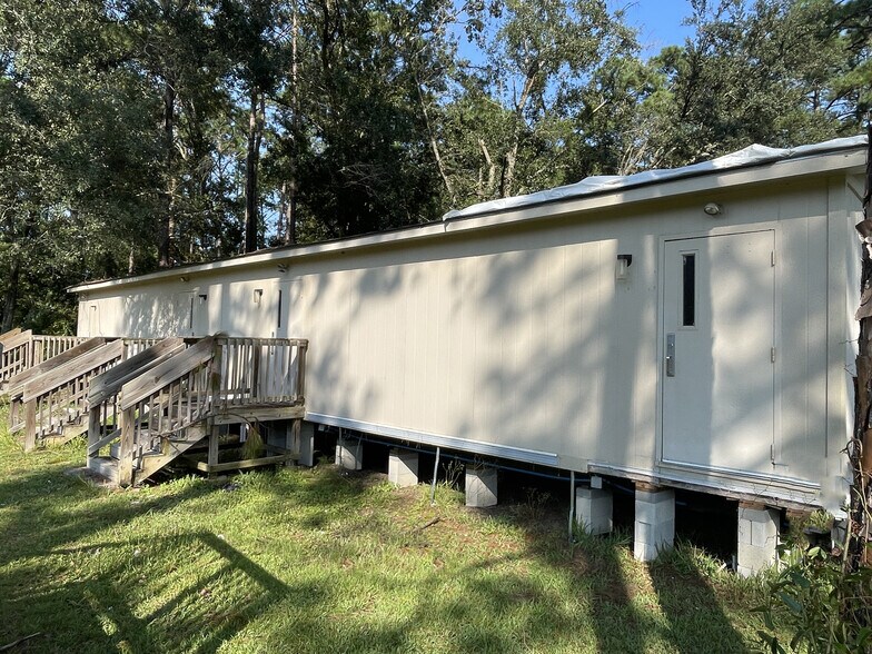 More Photos Of 1901 Leonid Rd, Jacksonville Schools For Sale