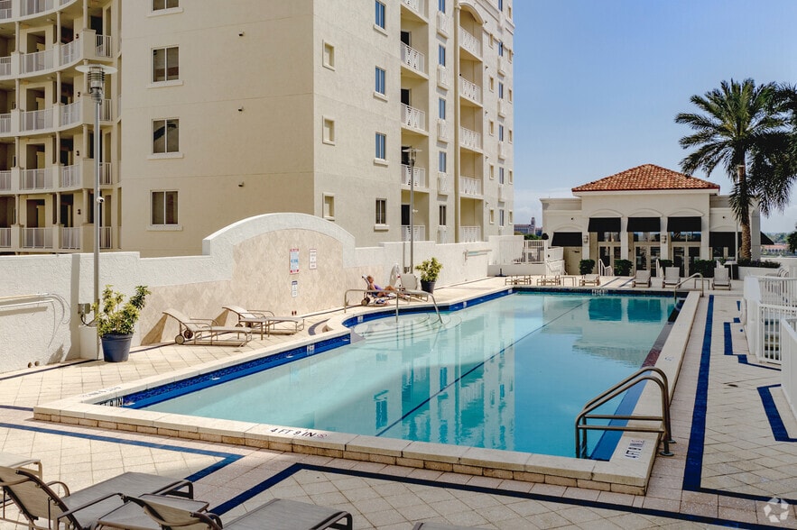 More Photos Of 255 Evernia St, West Palm Beach Apartments For Sale