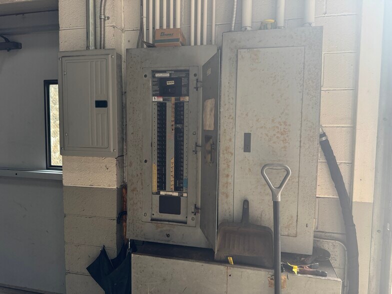 More Photos Of 1101 Lincoln Hwy, North Versailles Showroom For Sale