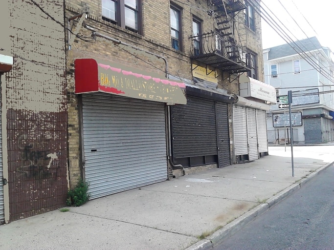 More Photos Of 402-404 Hawthorne Ave, Newark Storefront Retail Residential For Lease