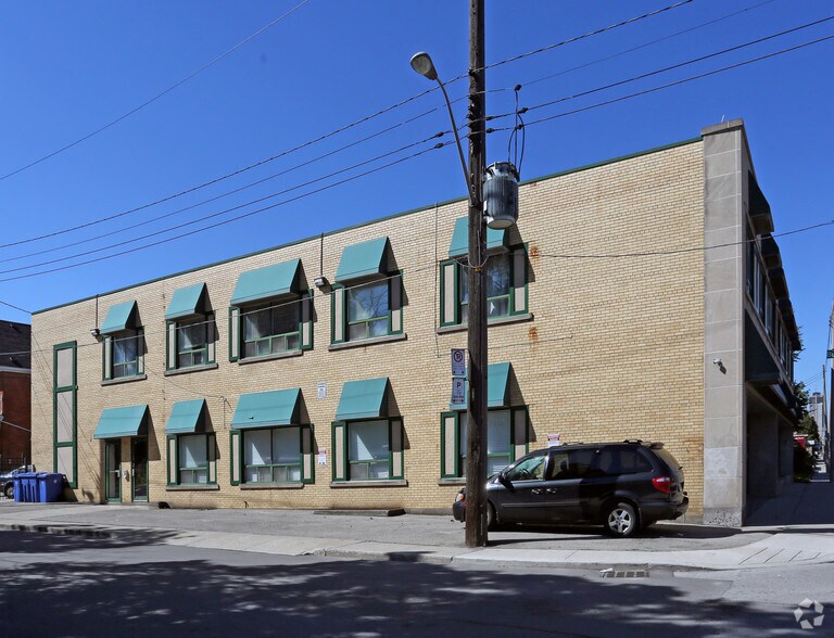 More Photos Of 630 Main St E, Hamilton Storefront Retail Office For Sale