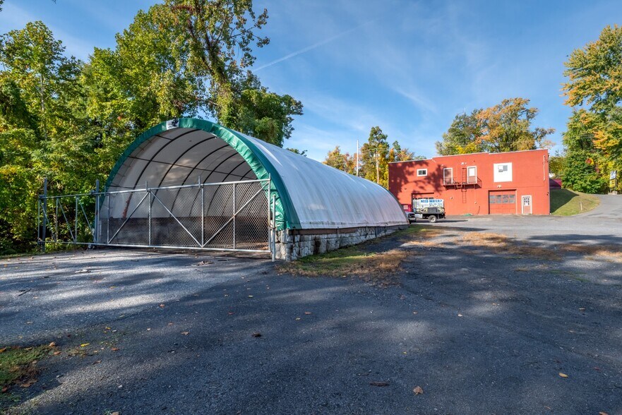 More Photos Of 441 Broadway 9W, Port Ewen Manufacturing For Sale