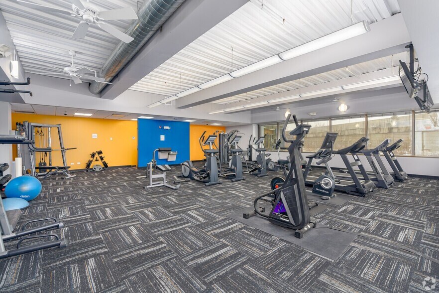 More Photos Of 999 E Touhy Ave, Des Plaines Office For Lease