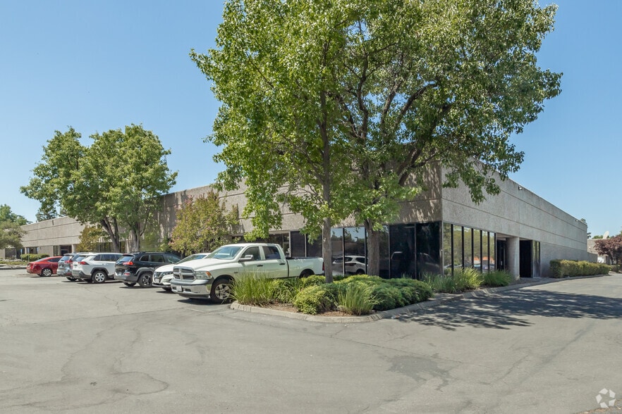 More Photos Of 3951 Research Dr, Sacramento Distribution For Lease
