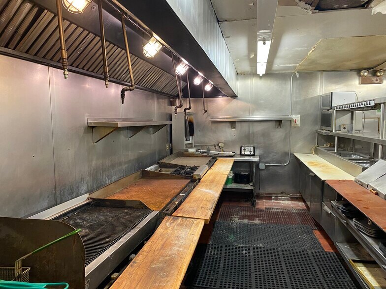 More Photos Of 88 E Grand Ave, Fox Lake Restaurant For Sale