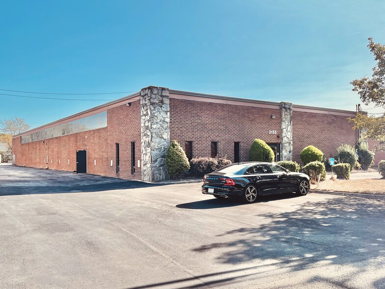 More Photos Of 2155 Fifth Ave, Ronkonkoma Warehouse For Lease