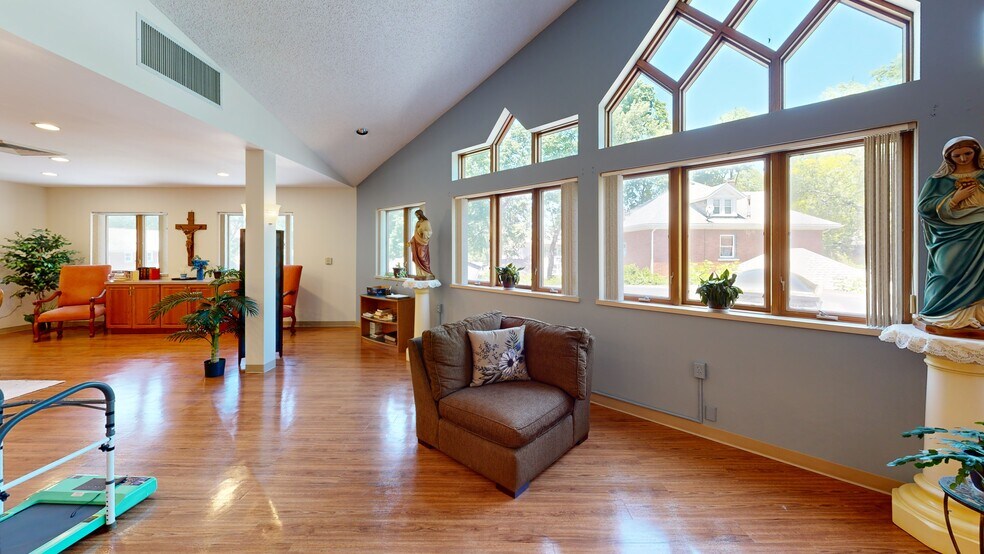 More Photos Of 39 N Portage Path, Akron Shelter For Sale