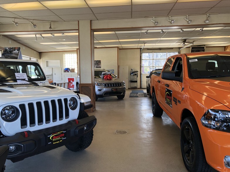 More Photos Of 420 W 1st St, Oswego Auto Dealership For Sale