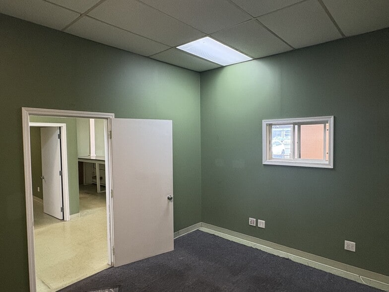 More Photos Of 5351 N Keystone Ave, Indianapolis Freestanding For Lease