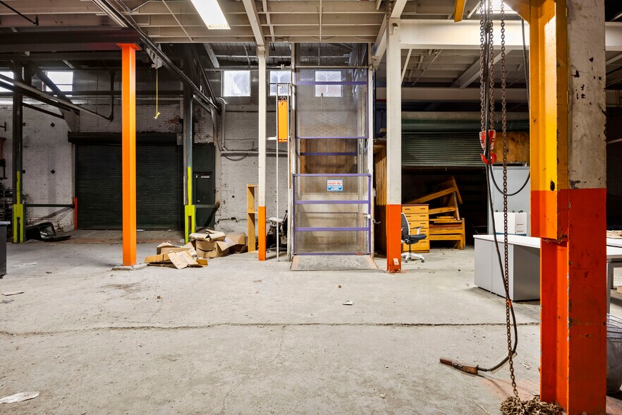 More Photos Of 403-409 N Pearl St, Albany Warehouse For Sale