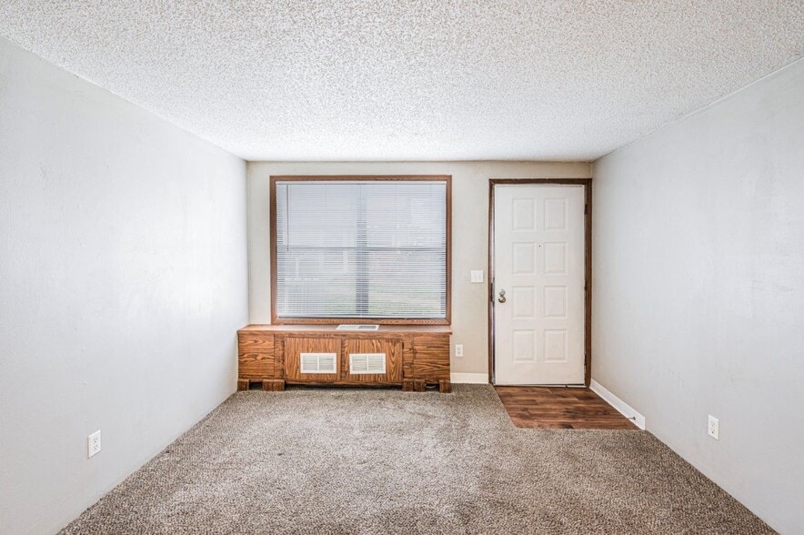 More Photos Of 1529 NE 39th Ave, Ocala Apartments For Sale