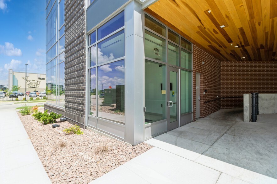 More Photos Of 1465 SW Park Square Dr, Ankeny Office For Lease