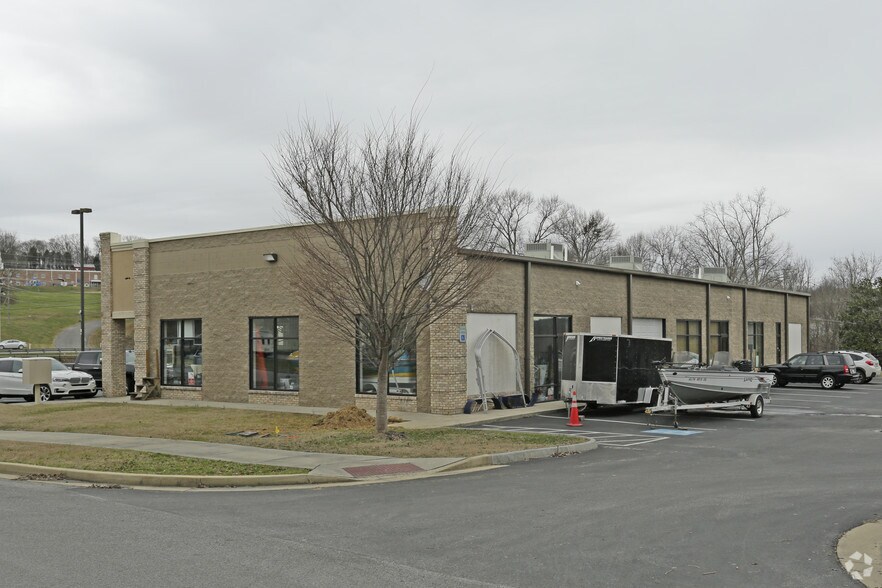 More Photos Of 3966 Bristol Hwy, Johnson City Freestanding For Sale