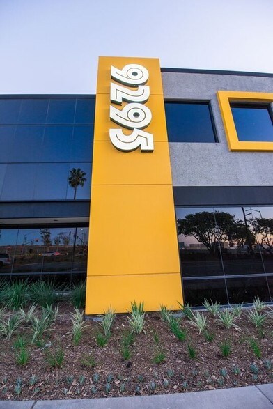More Photos Of 9295 Siempre Viva Rd, San Diego Manufacturing For Lease