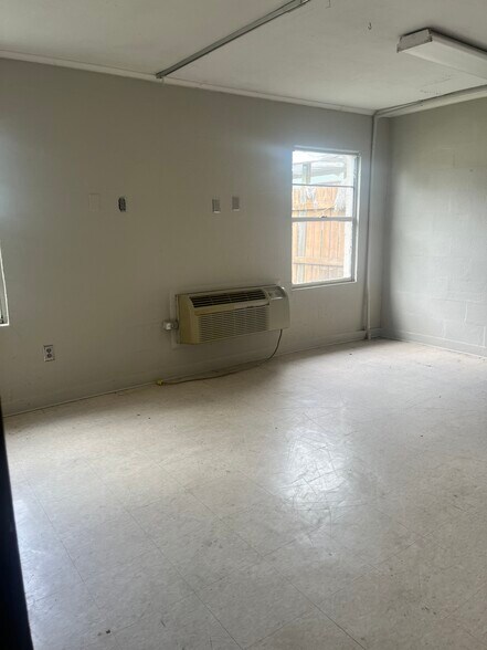 More Photos Of 8060 Stinson St, Milan Specialty For Sale