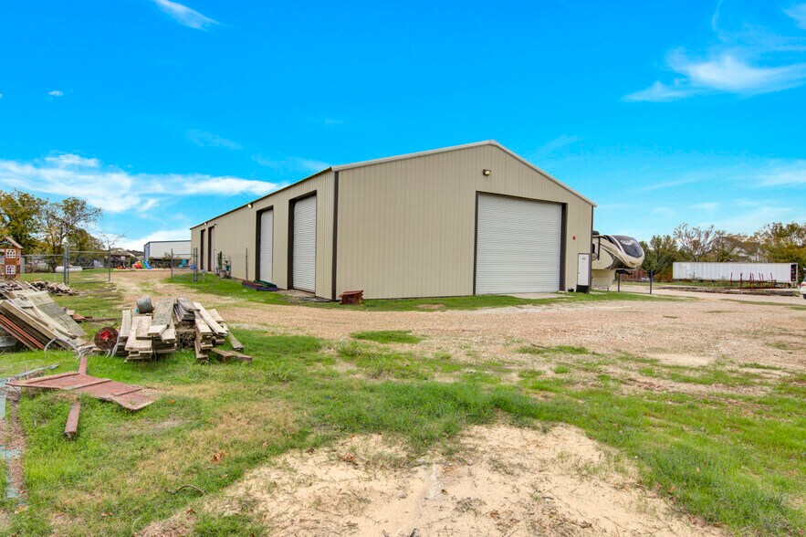 More Photos Of 1295 Stonecrest Rd, Argyle Warehouse For Lease