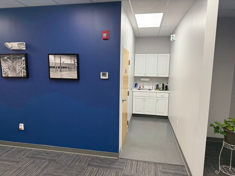 More Photos Of 72 Cedar Hill St, Marlborough Manufacturing For Lease