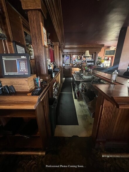 More Photos Of 200 Hill St, Jerome Hotel For Lease