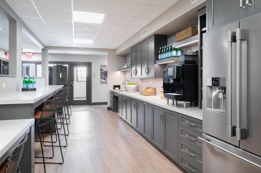 More Photos Of 475 N Weaber St, Annville Office For Sale