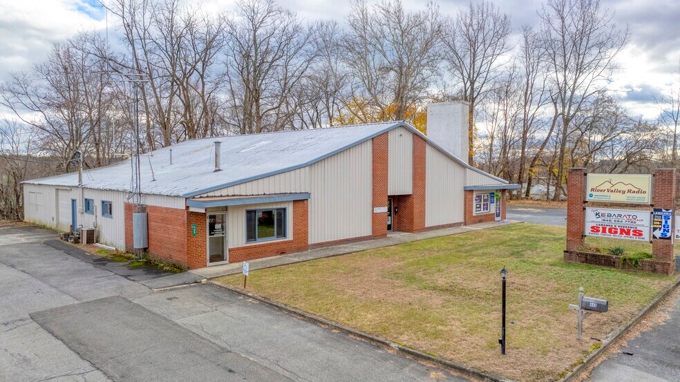 More Photos Of 447 Broadway, Ulster Park Office For Sale