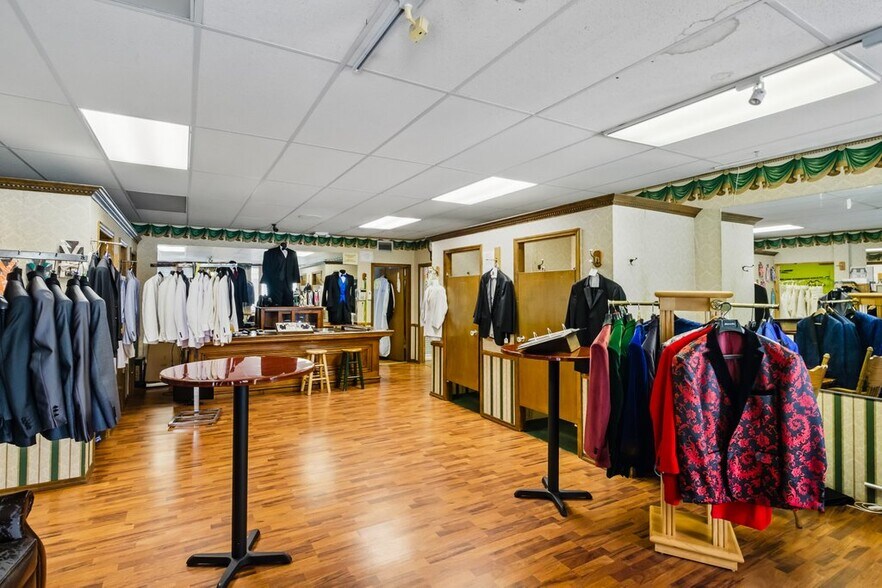 More Photos Of 4066 Broward Blvd, Fort Lauderdale Storefront Retail Office For Sale