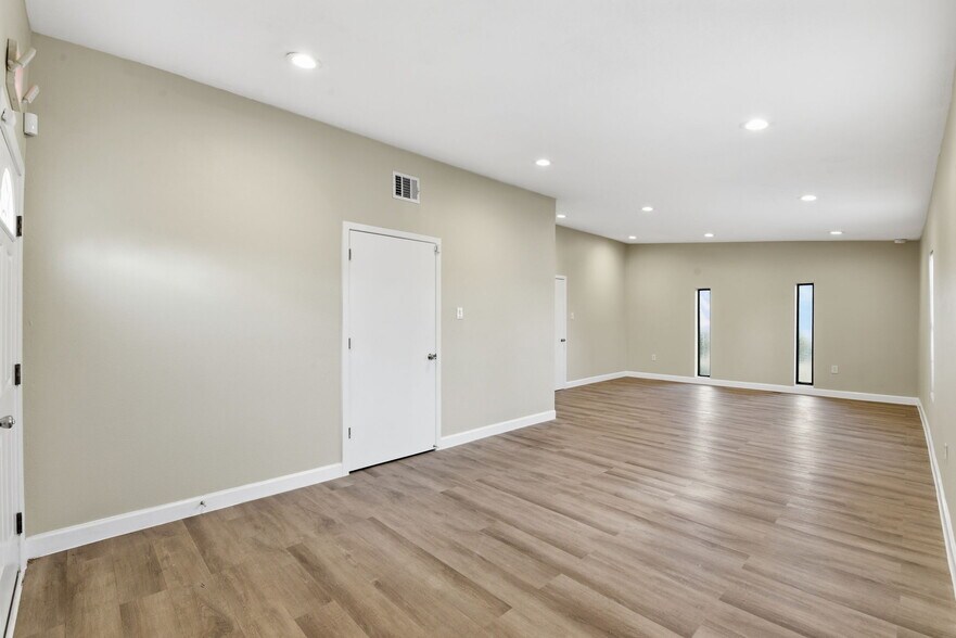 More Photos Of 3911 Fulton St, Houston Religious Facility For Lease