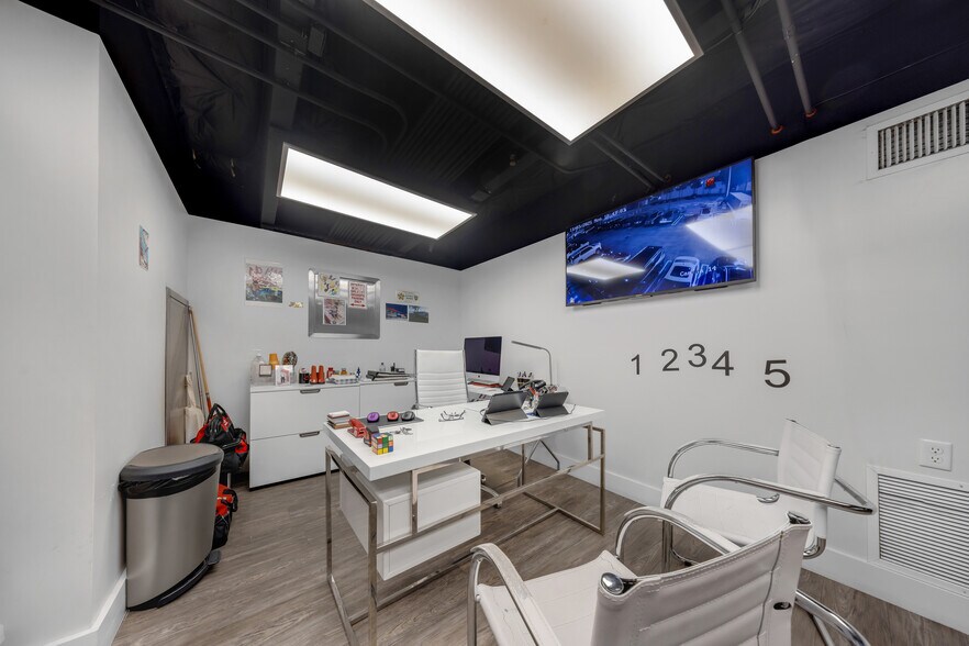 More Photos Of 1360 NW 88th Ave, Doral Bar For Sale