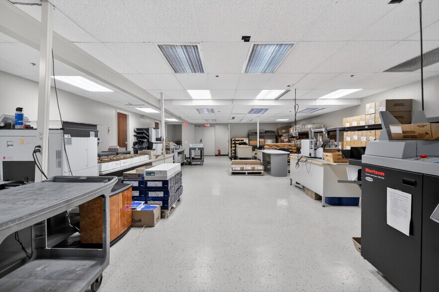 More Photos Of 8451 Boulder Ct, Commerce Township Office For Lease