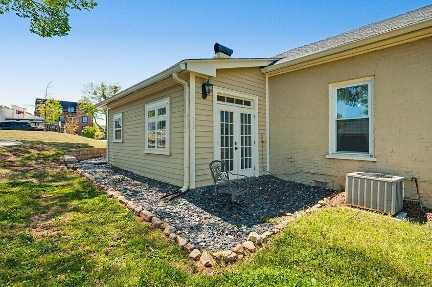 More Photos Of 236 Washington Ave, Marietta Office Residential For Sale