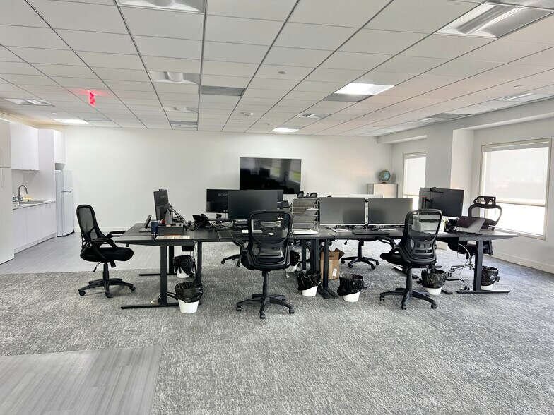 More Photos Of 800 S Douglas Rd, Coral Gables Office For Lease
