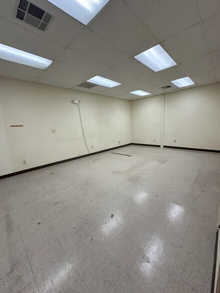 More Photos Of 7746 Lorraine Ave, Stockton Service For Sale