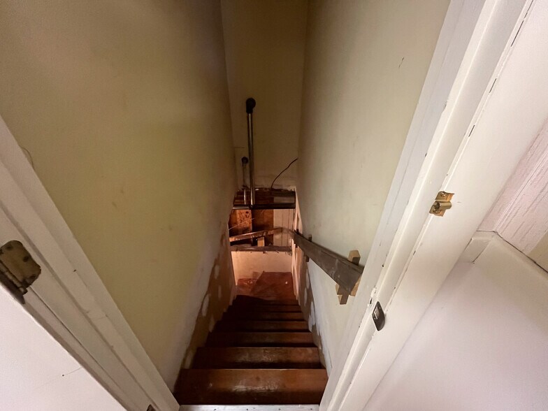 More Photos Of 155 Saco Ave, Old Orchard Beach Office For Sale