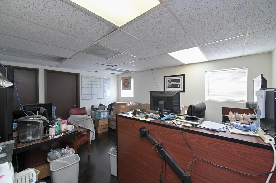 More Photos Of 13977-13981 SW 140th St, Miami Light Distribution For Sale