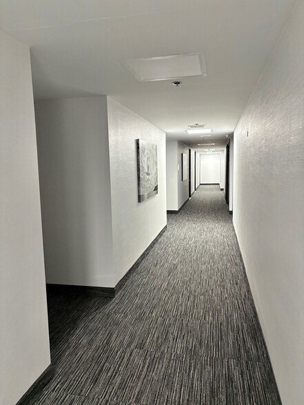 More Photos Of 5200 W Century Blvd, Los Angeles Office For Lease