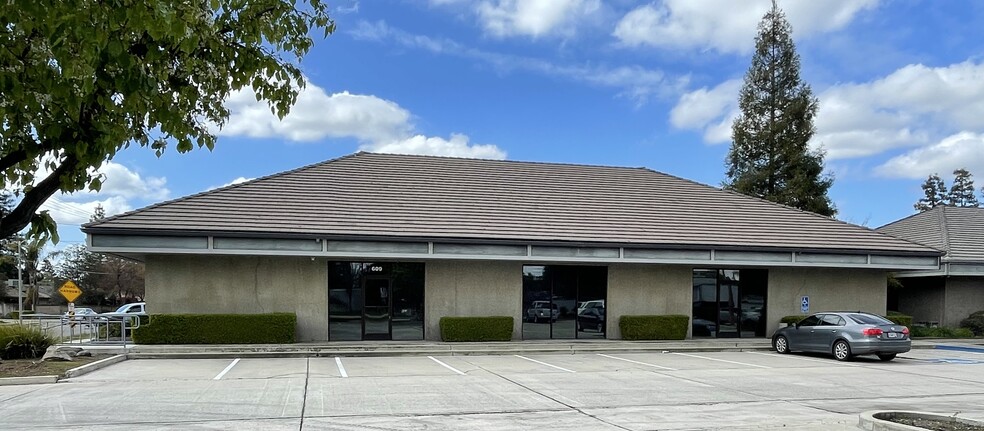 Primary Photo Of 609-611 N Akers St, Visalia Office For Lease