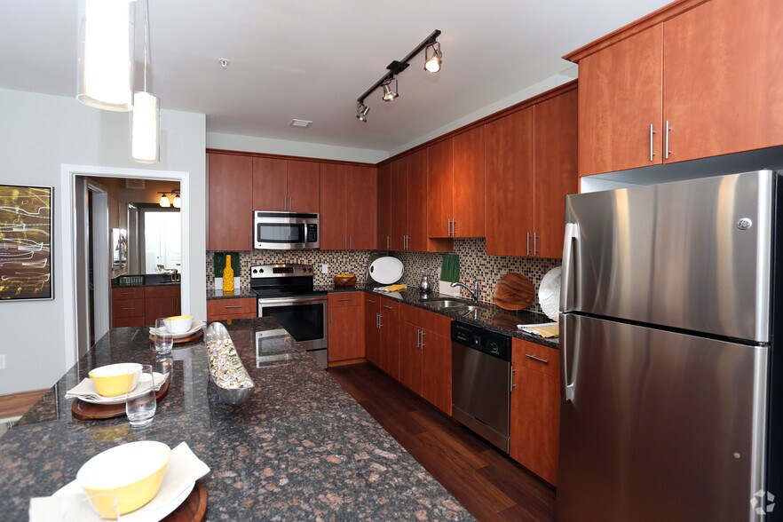 More Photos Of 101 N Wolfe St, Baltimore Apartments For Lease